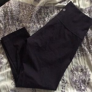 Lululemon dark purple cropped leggings